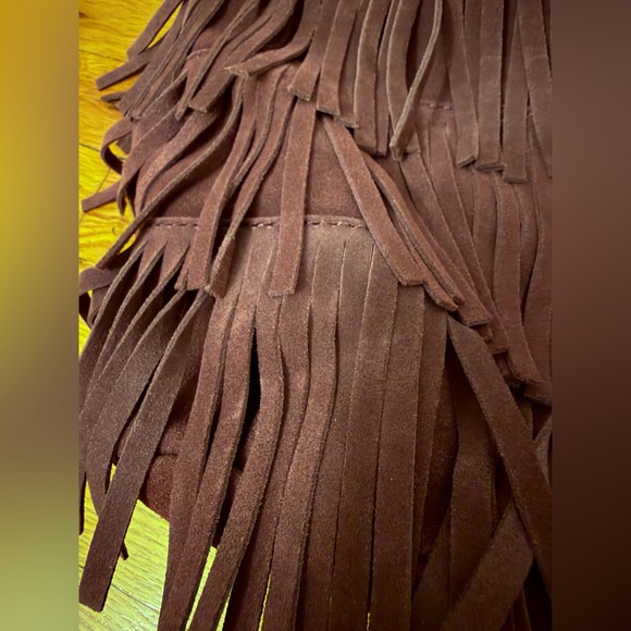 Lucky Brand Burgundy Fringed Suede Bucket Bag With Adjustable Strap - Picture 14 of 17